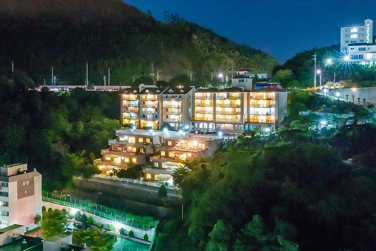 Home Fourest Resort Geoje Bagian luar foto